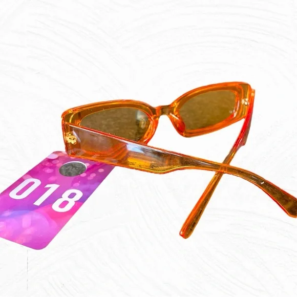 STYLIZED SUNGLASSES 🪢 NIP Boutique, With cleaning cloth and Slip Case - Picture 10 of 12